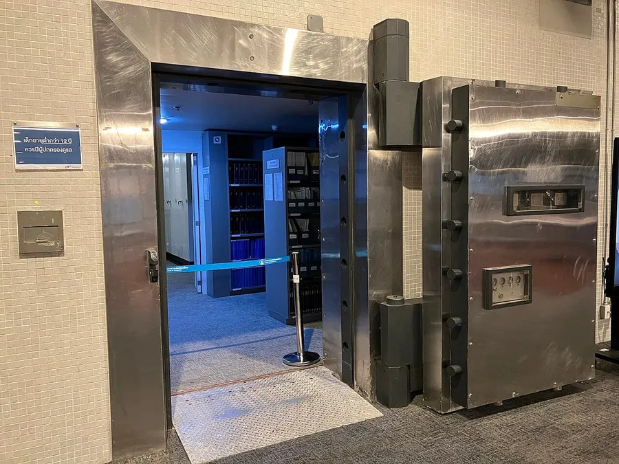 Antigua cámara de seguridad convertida en espacio de biblioteca del Banco de Tailandia