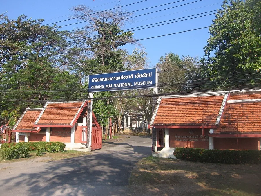 Entrada del Museo Nacional de Chiang Mai