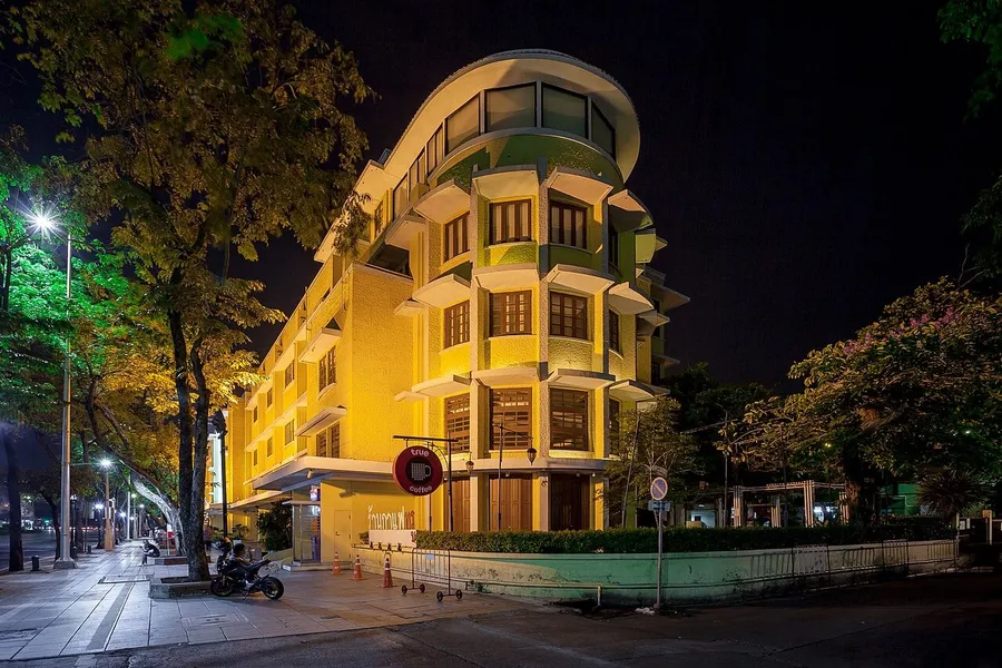 Edificio de Rattanakosin Exhibition Hall en Ratchadamnoen Klang