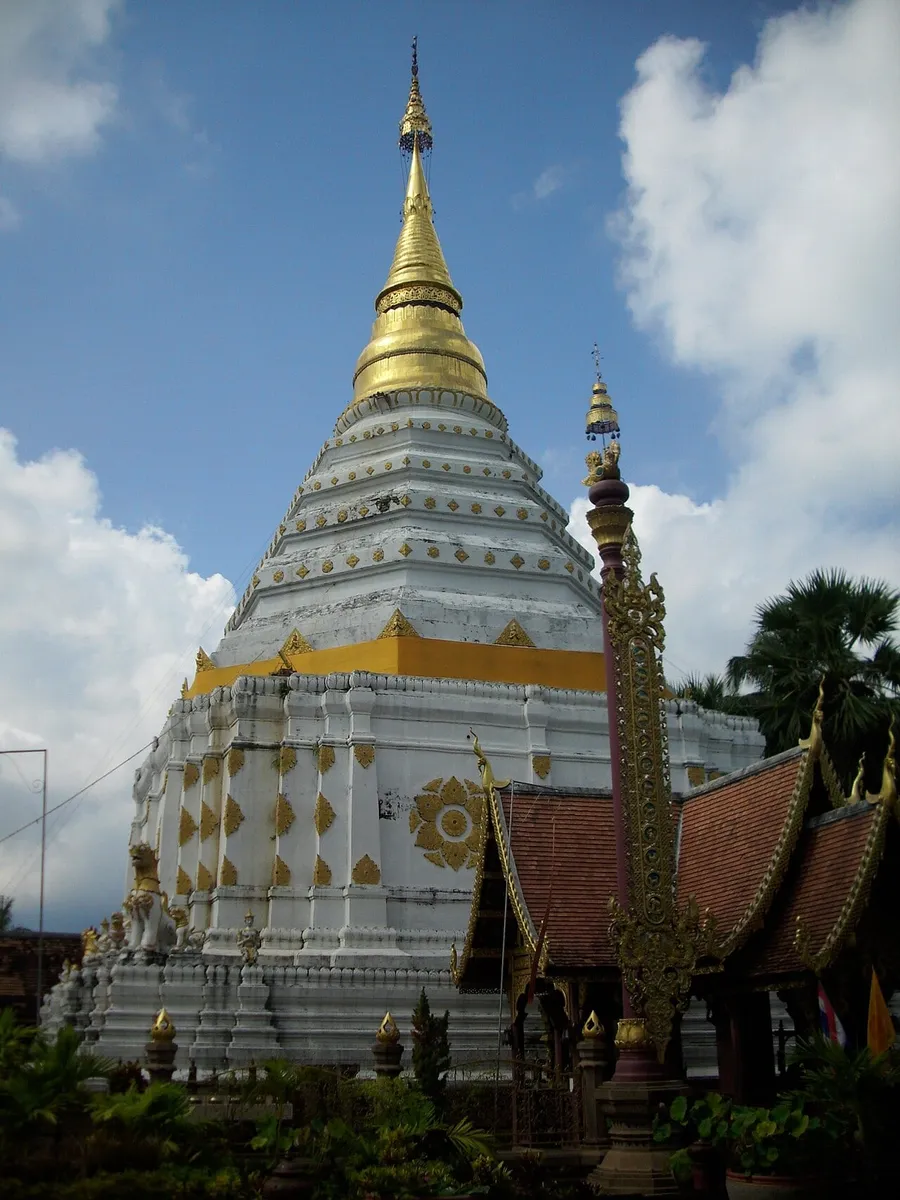 Vista de Wat Chiang Yuen en Chiang Mai