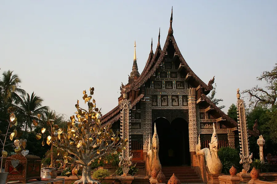 Vista de Wat Lok Moli en Chiang Mai