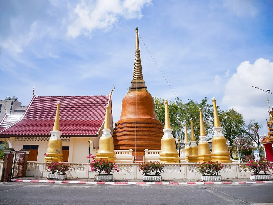 Vista de Wat Mongkhon Nimit en Phuket