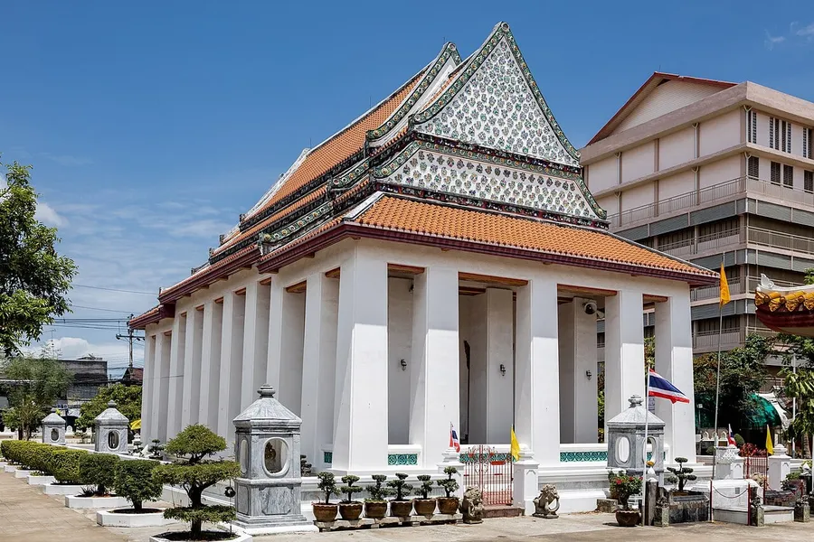 Sala de ordenación de Wat Nang Nong en Chom Thong