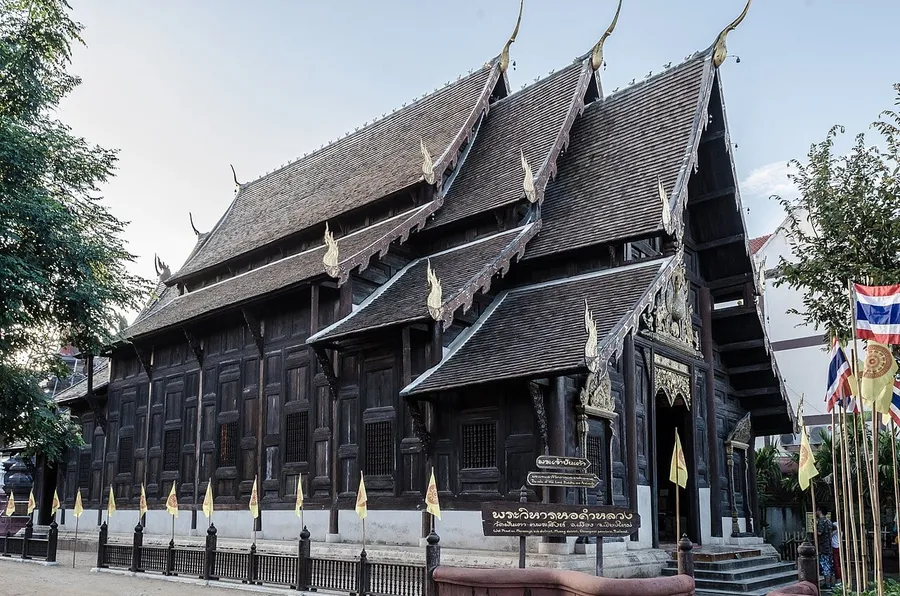 Vista de Wat Phan Tao en Chiang Mai